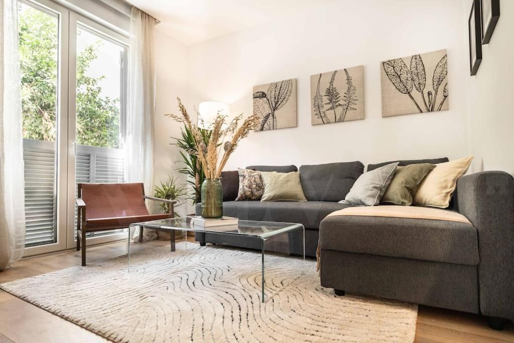 Calm Apartment With Private Patio By Rems Малага Екстер'єр фото